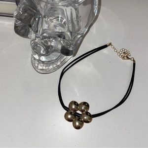 Urban Outfitters Velvet Chain Flower Pendant Choker Necklace